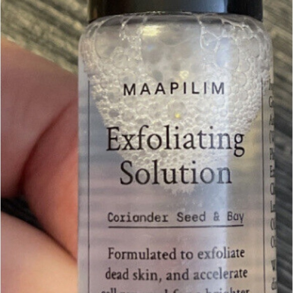 Maapilim Exfoliating Solution - Clear